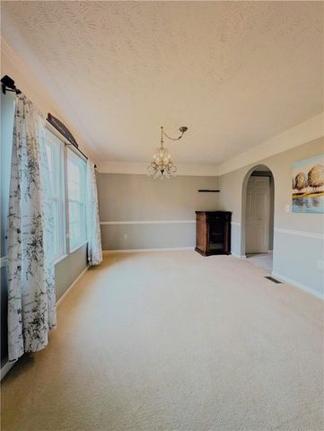 120 Windsor Ct, Cranberry Twp, PA 16066