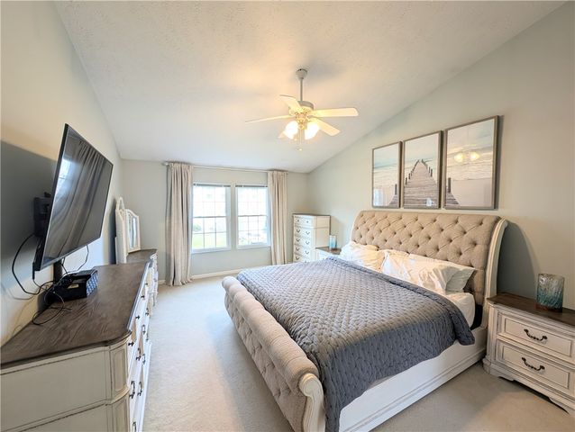 120 Windsor Ct, Cranberry Twp, PA 16066