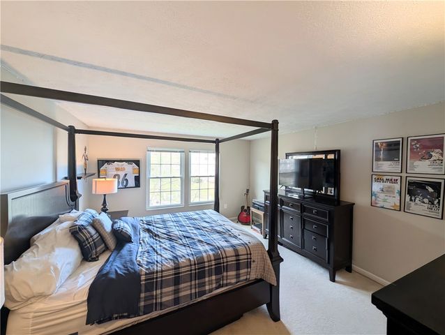 120 Windsor Ct, Cranberry Twp, PA 16066