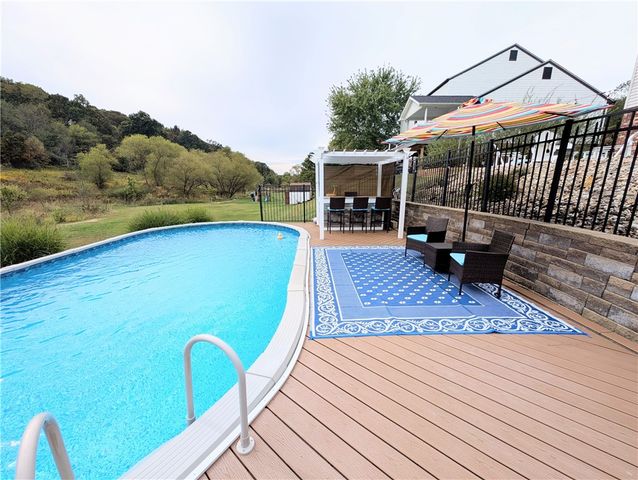 120 Windsor Ct, Cranberry Twp, PA 16066