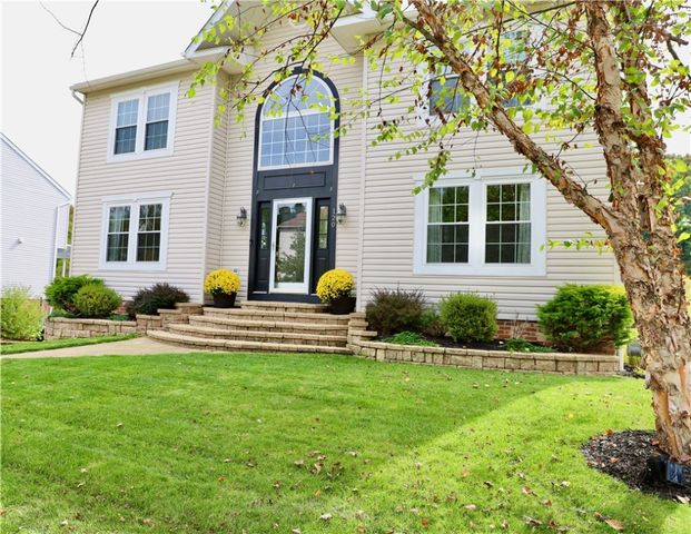 120 Windsor Ct, Cranberry Twp, PA 16066