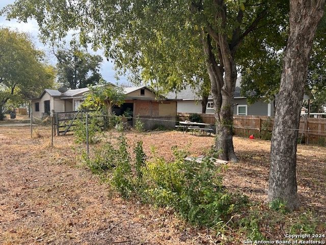 1035 Dakota St, San Antonio, TX 78203