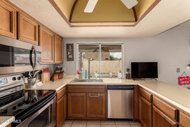 2324 E CORTEZ Street, Phoenix, AZ 85028