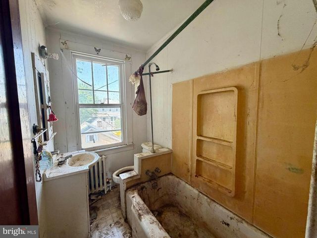 238 BALTIMORE AVE, Baltimore, MD 21222