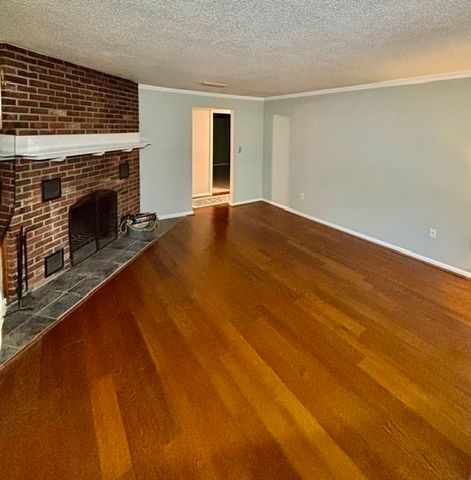 6 Meadowbrook Ln 4, Easton, MA 02375