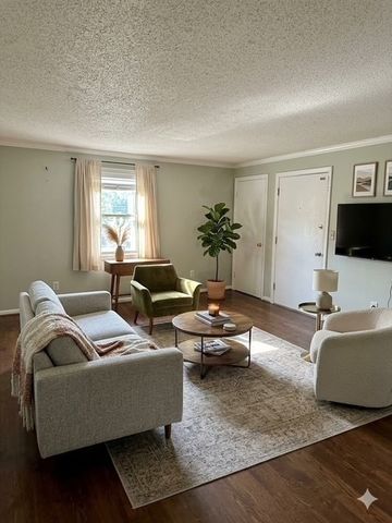 6 Meadowbrook Ln 4, Easton, MA 02375