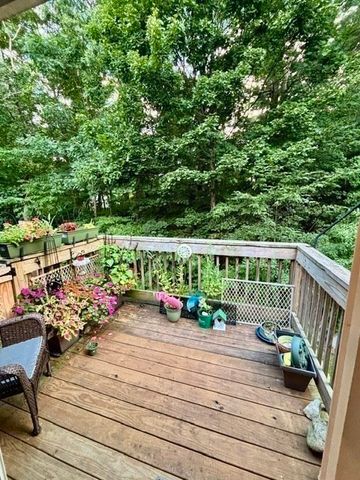 6 Meadowbrook Ln 4, Easton, MA 02375