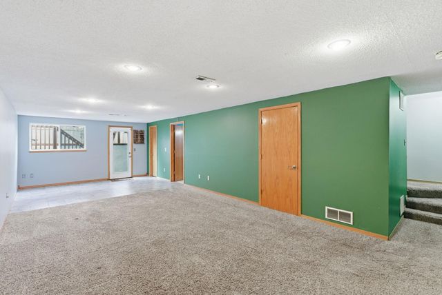 6928 E Odessa CT, Bel Aire, KS 67226