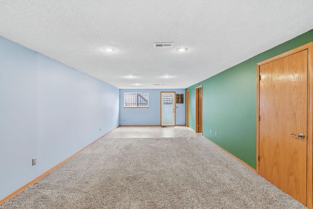 6928 E Odessa CT, Bel Aire, KS 67226