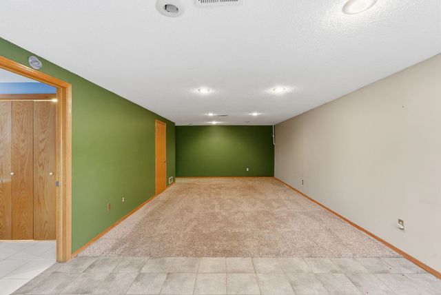 6928 E Odessa CT, Bel Aire, KS 67226