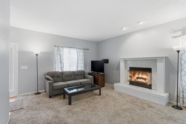 6928 E Odessa CT, Bel Aire, KS 67226