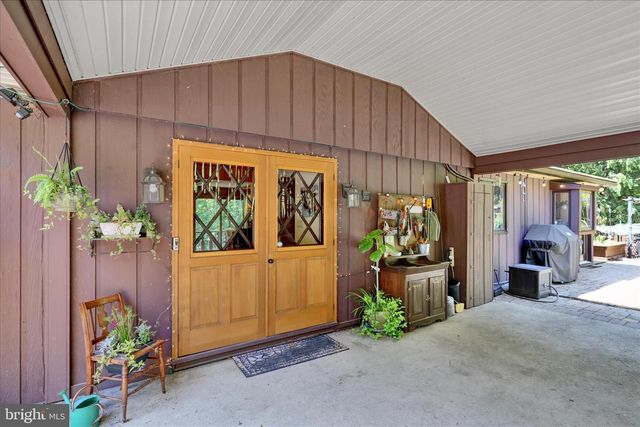 44 MEADOW GLEN LN, Reading, PA 19607