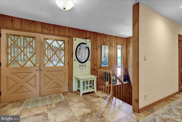 44 MEADOW GLEN LN, Reading, PA 19607
