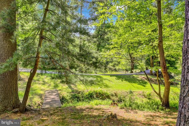44 MEADOW GLEN LN, Reading, PA 19607