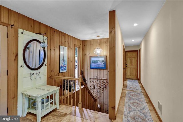 44 MEADOW GLEN LN, Reading, PA 19607
