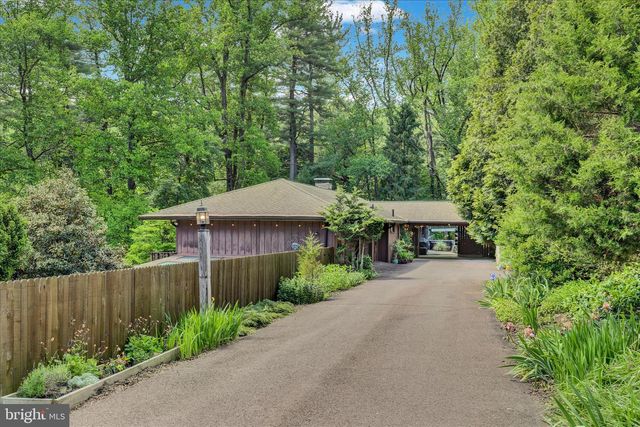 44 MEADOW GLEN LN, Reading, PA 19607