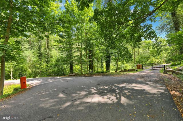44 MEADOW GLEN LN, Reading, PA 19607