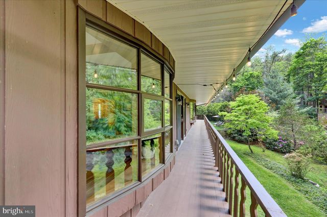 44 MEADOW GLEN LN, Reading, PA 19607