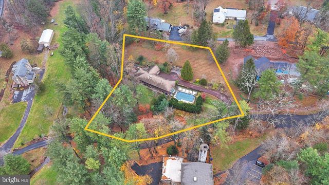 44 MEADOW GLEN LN, Reading, PA 19607