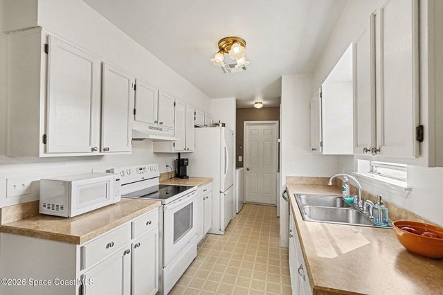 1592 Jasper Avenue NW, Palm Bay, FL 32907