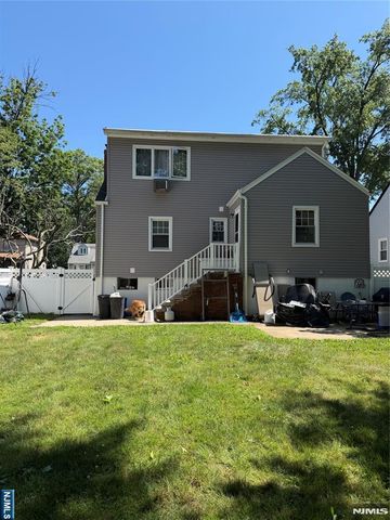 734 E Clark Avenue, Ridgefield, NJ 07657