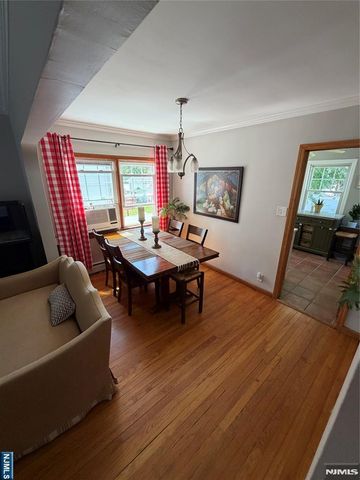 734 E Clark Avenue, Ridgefield, NJ 07657