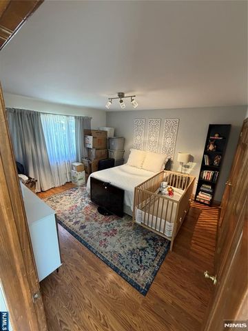 734 E Clark Avenue, Ridgefield, NJ 07657