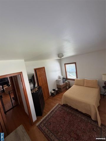 734 E Clark Avenue, Ridgefield, NJ 07657