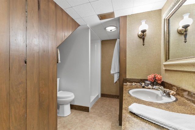 200 S Vincennes CIRCLE, Racine, WI 53402