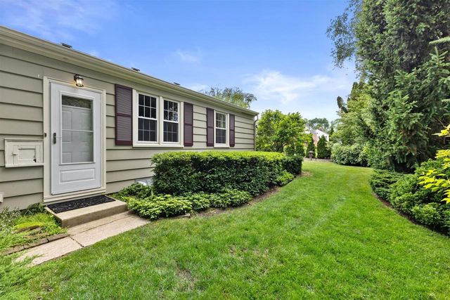 200 S Vincennes CIRCLE, Racine, WI 53402