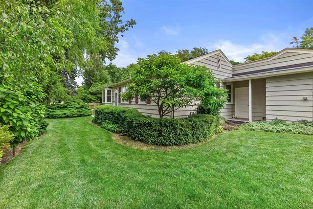 200 S Vincennes CIRCLE, Racine, WI 53402