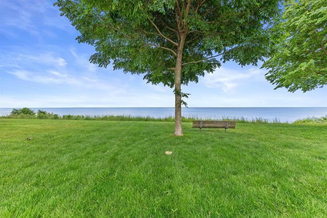 200 S Vincennes CIRCLE, Racine, WI 53402