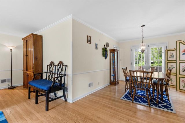 200 S Vincennes CIRCLE, Racine, WI 53402