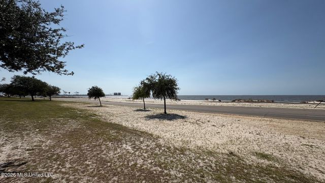 W Beach Boulevard, Gulfport, MS 39501
