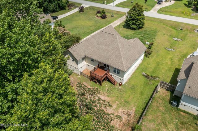 305 Appaloosa Court, Swansboro, NC 28584
