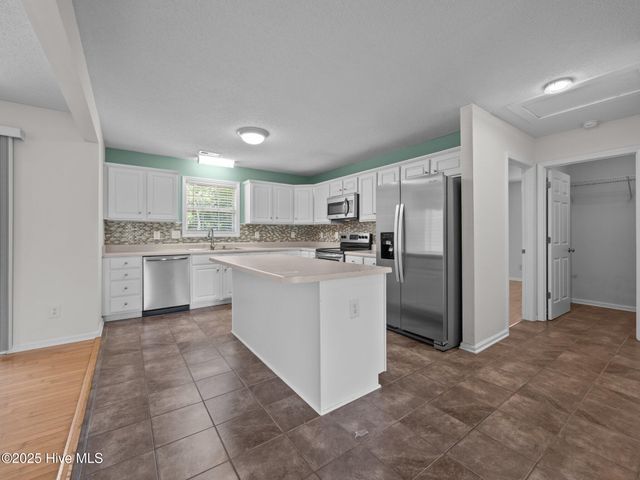 305 Appaloosa Court, Swansboro, NC 28584