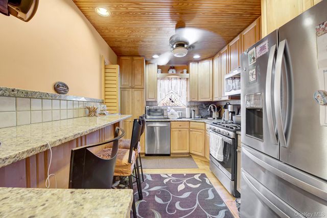 130 Fairfield Avenue, Mineola, NY 11501