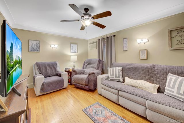 130 Fairfield Avenue, Mineola, NY 11501
