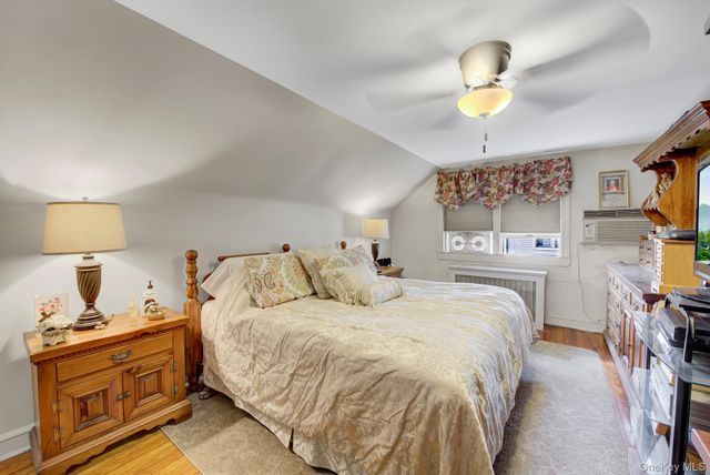 130 Fairfield Avenue, Mineola, NY 11501