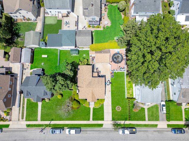 130 Fairfield Avenue, Mineola, NY 11501