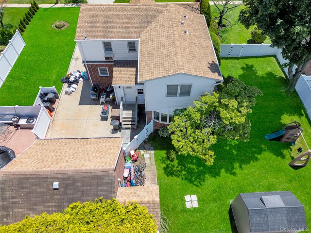130 Fairfield Avenue, Mineola, NY 11501