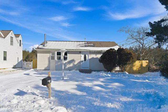 16 Surfside Boulevard, Little Egg Harbor, NJ 08087