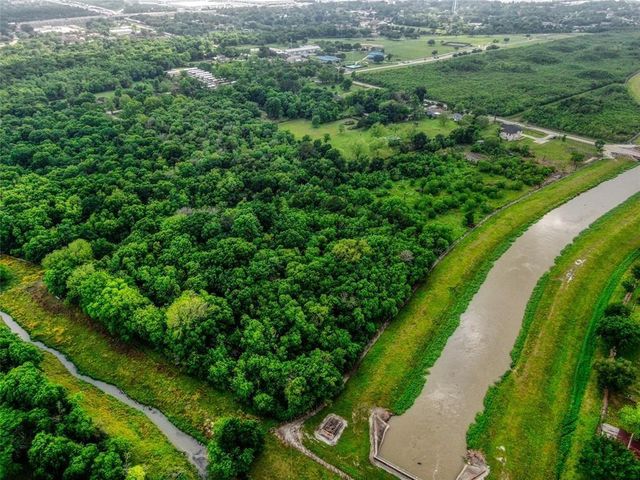 7812 Wade Road, Baytown, TX 77521