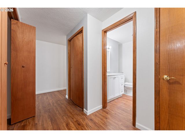 7930 Sw CHURCHILL Way, Portland, OR 97224