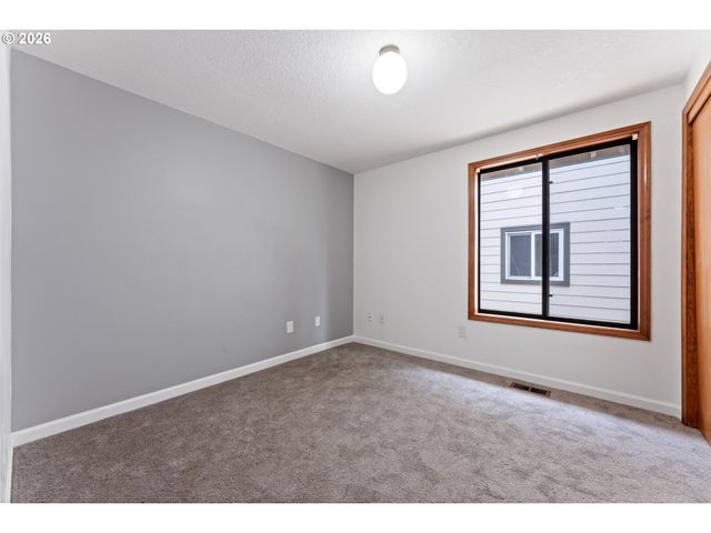 7930 Sw CHURCHILL Way, Portland, OR 97224