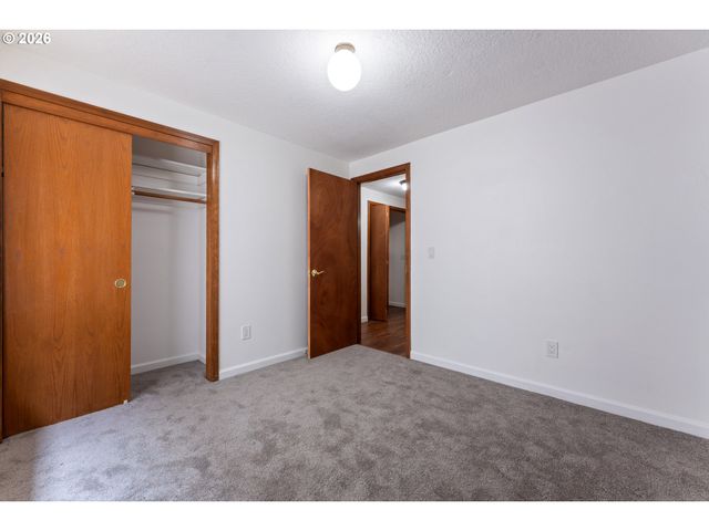 7930 Sw CHURCHILL Way, Portland, OR 97224
