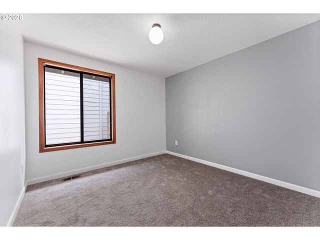 7930 Sw CHURCHILL Way, Portland, OR 97224