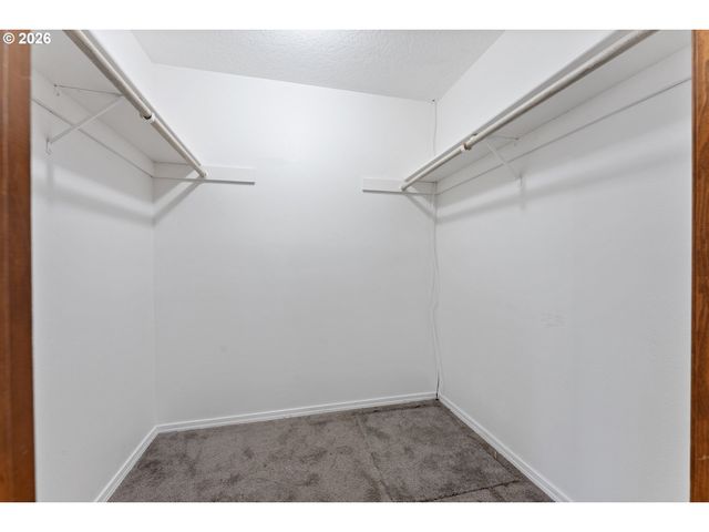 7930 Sw CHURCHILL Way, Portland, OR 97224