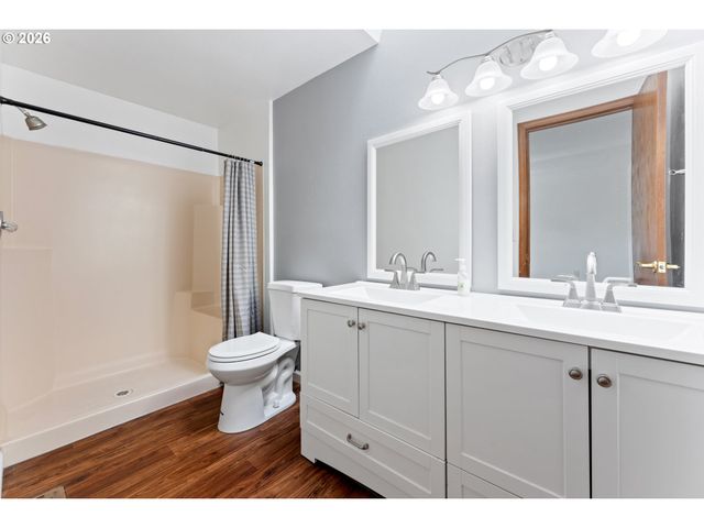 7930 Sw CHURCHILL Way, Portland, OR 97224