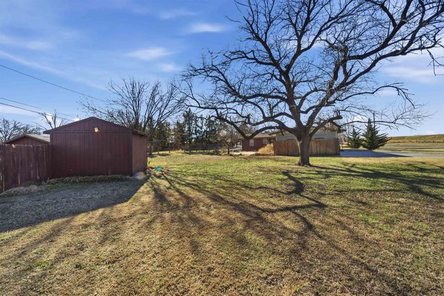 3250 N Saint Clair Ave, Wichita, KS 67204